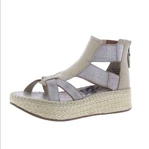 OTBT cannon ball flat sandals
